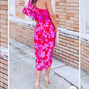 BRAND NEW! Women’s dress. Great for a wedding!